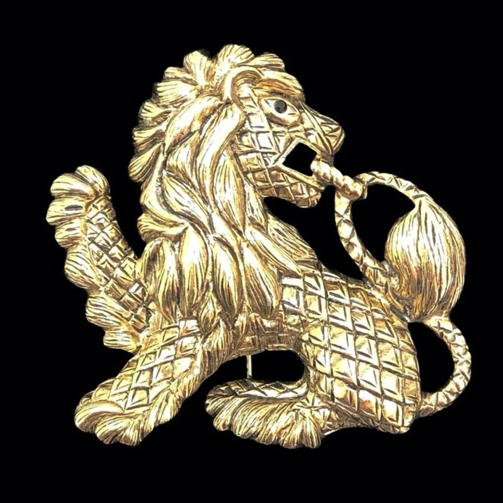Regal Quilted Lion Brooch from the Classics Collection by Joan Rivers - Picture 14 of 16